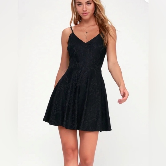 Lulu's Black Mini Dress Size Small Lined fit and flare, homecoming, formal - Picture 1 of 9